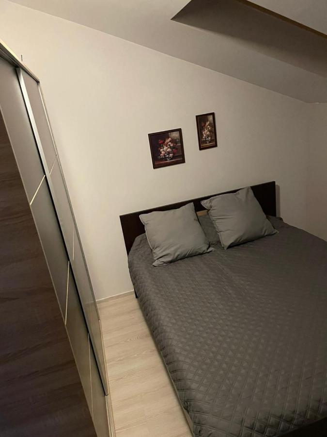 Apartament 2 Camere Chiajna Esterno foto