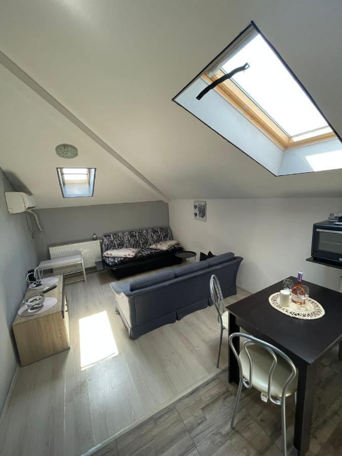 Apartament 2 Camere Chiajna Esterno foto