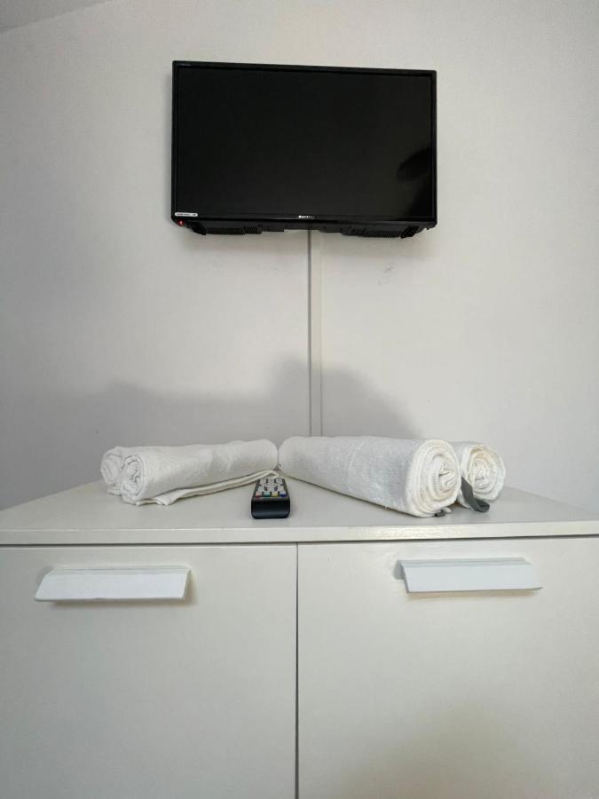 Apartament 2 Camere Chiajna Esterno foto